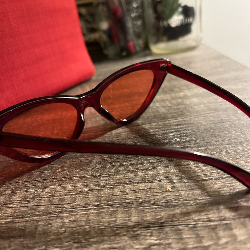 Cute red sunnies